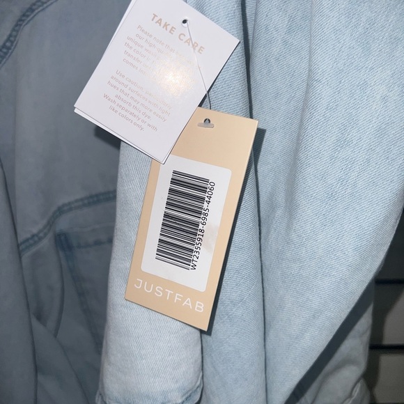 NWT Cropped Denim Button Down Shirt - Light Blue Denim Wash - XL - Picture 13 of 15